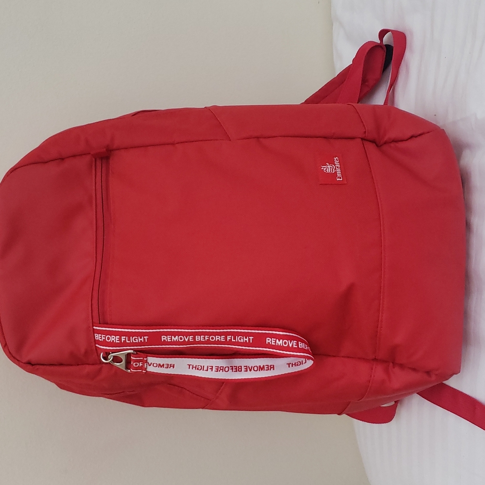 Emirates "remove before flight" backpack - Picture 6 of 12